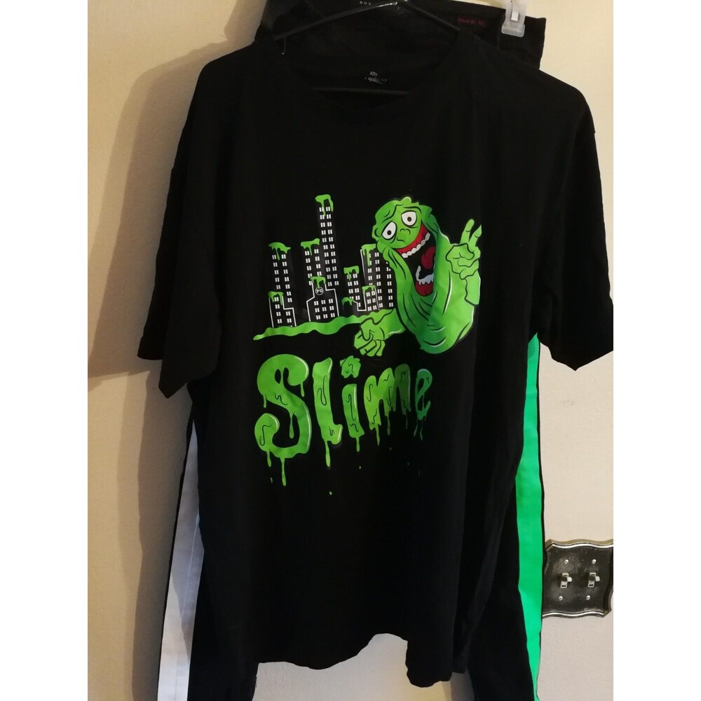 Two : Men Ron Tomson Los Angeles Black Jeans 32 & Planet of the Grapes T Shirt L